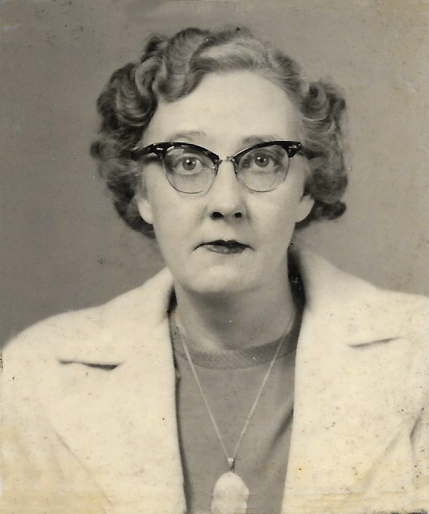 Photo of photos/Edith MacLennan nee Sims c1958